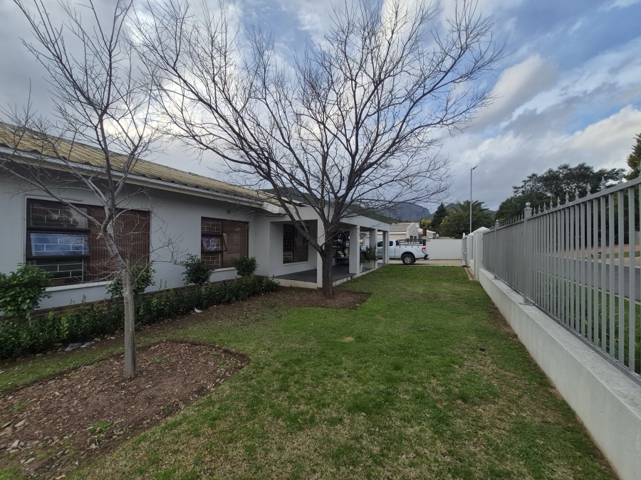 4 Bedroom Property for Sale in Panorama Western Cape